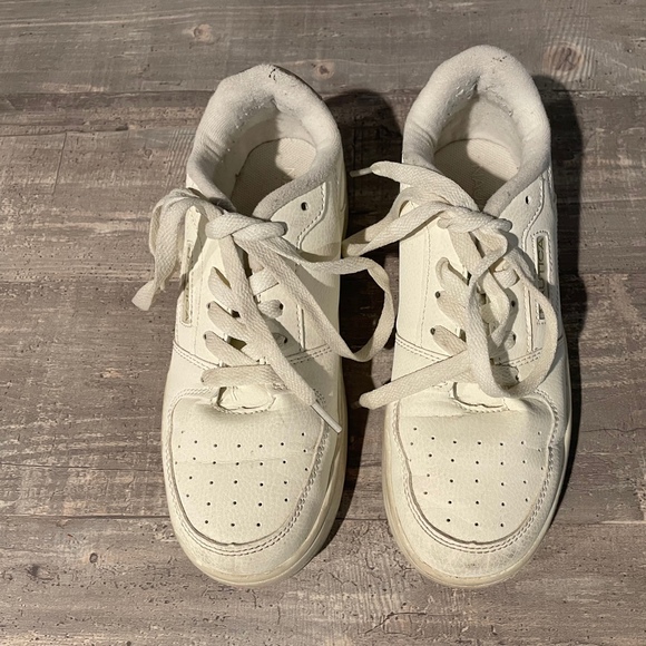 Girls Shoe Boot Bundle Size 12-1 Sneakers Tennis Shoe Faux Fur Boots School Play - Picture 7 of 16